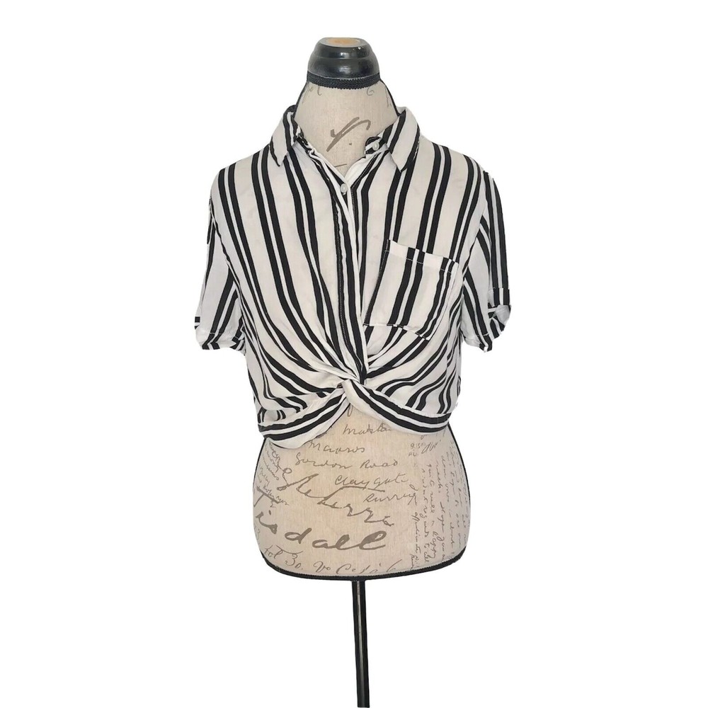 Forever 21 Womens Cropped Twist Hem Blouse Short Sleeve Stripe Sz Medium Collar